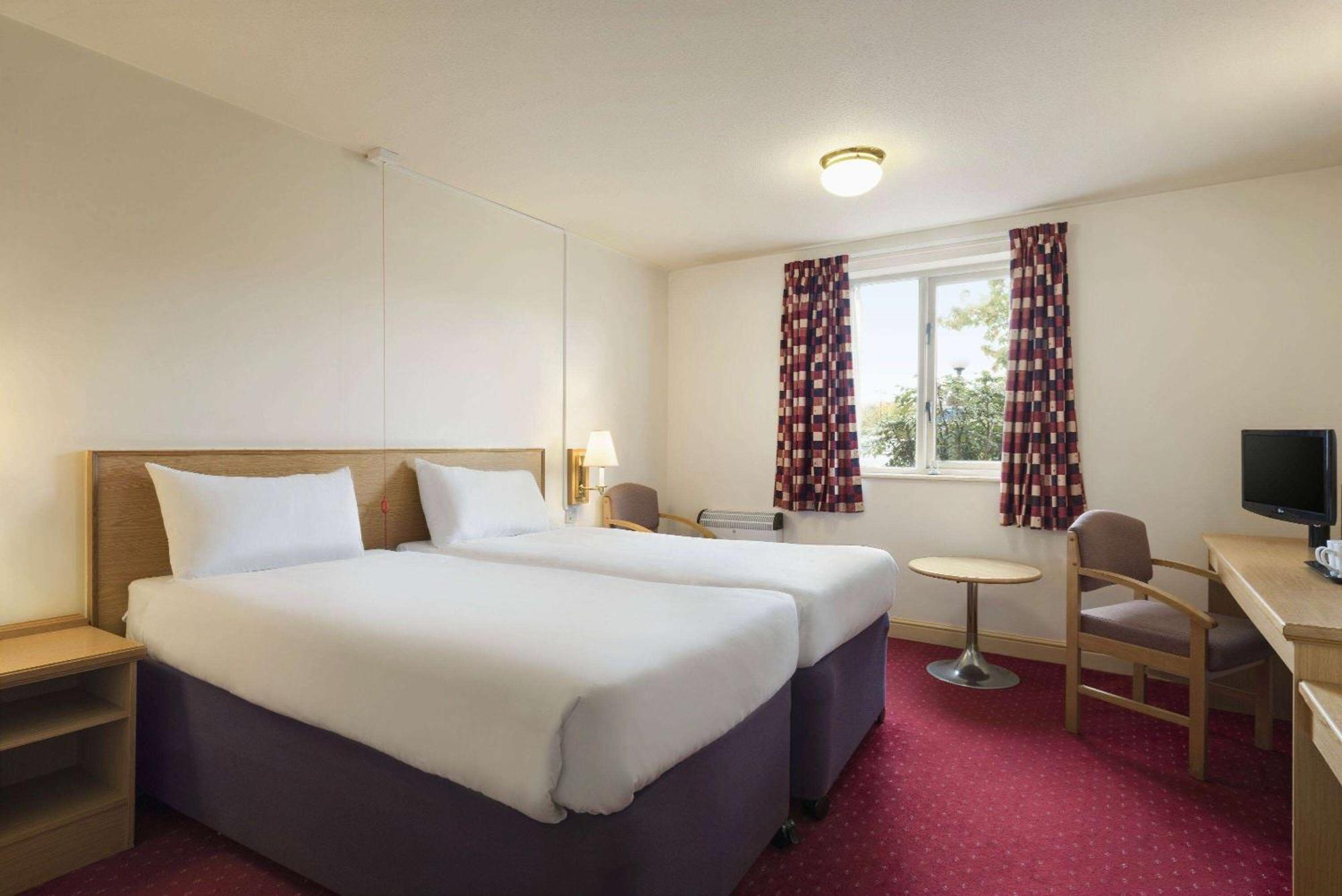 Days Inn Tewkesbury Strensham Exterior photo